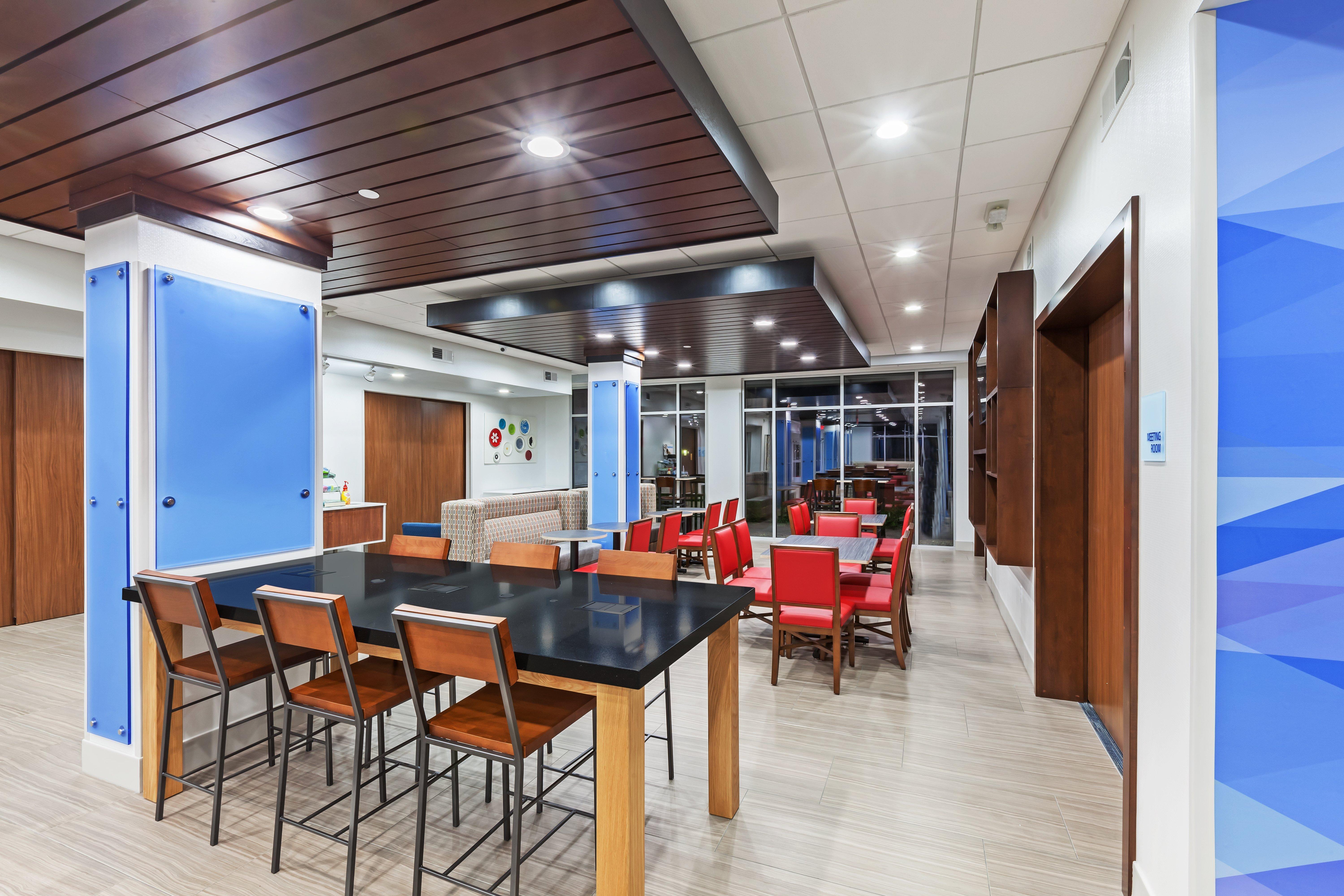 Holiday Inn Express & Suites - Coffeyville By Ihg Εξωτερικό φωτογραφία