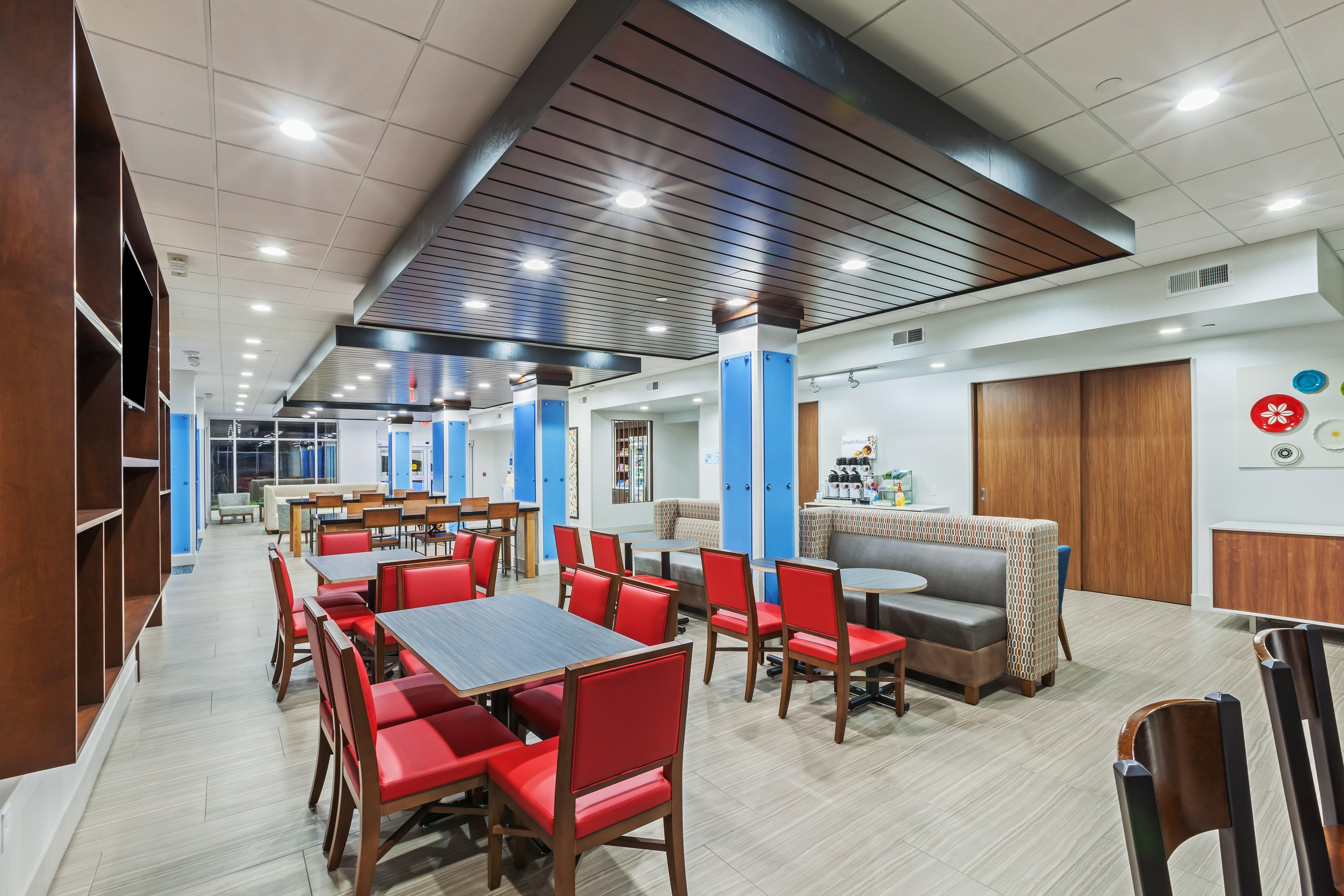 Holiday Inn Express & Suites - Coffeyville By Ihg Εξωτερικό φωτογραφία