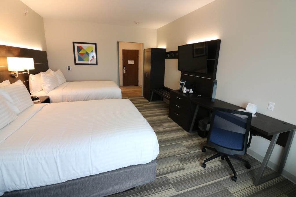 Holiday Inn Express & Suites - Coffeyville By Ihg Εξωτερικό φωτογραφία
