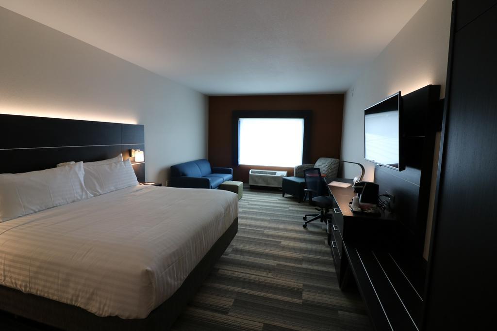 Holiday Inn Express & Suites - Coffeyville By Ihg Εξωτερικό φωτογραφία
