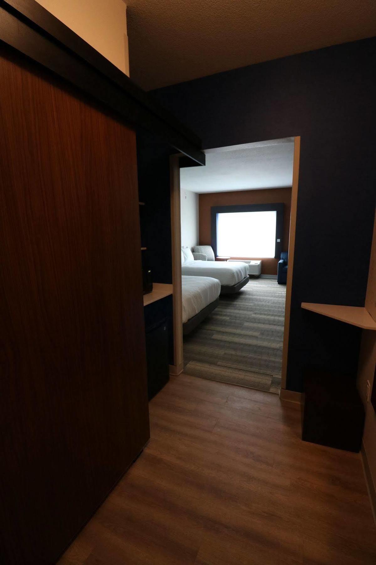 Holiday Inn Express & Suites - Coffeyville By Ihg Εξωτερικό φωτογραφία